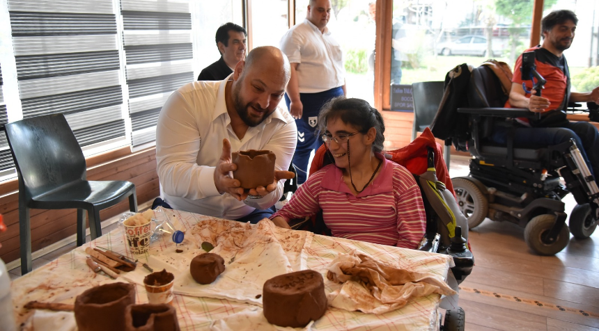 Yaşam Park Öğrencileri Seramik Atölyesinde Yeteneklerini Sergiledi